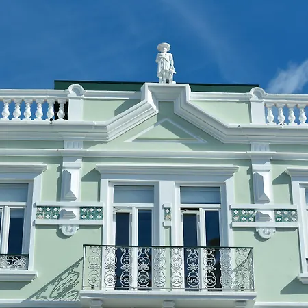 Internacional Azores Boutique بيت شباب أورتا