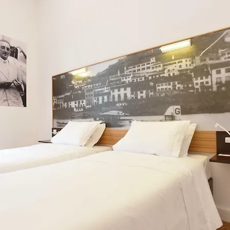 Internacional Azores Boutique بيت شباب *