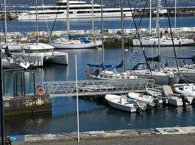 Internacional Azores Boutique Hostel