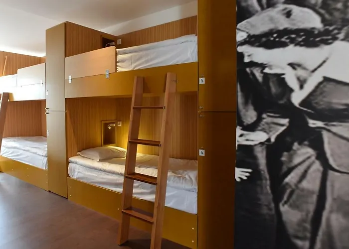 بيت شباب Internacional Azores Boutique