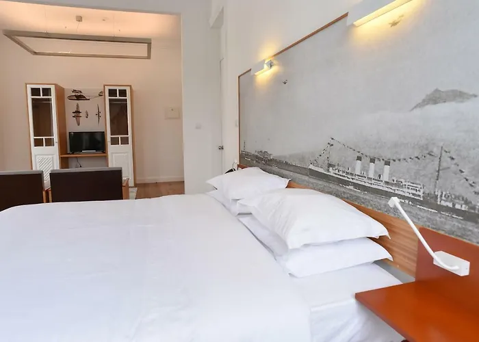 Internacional Azores Boutique