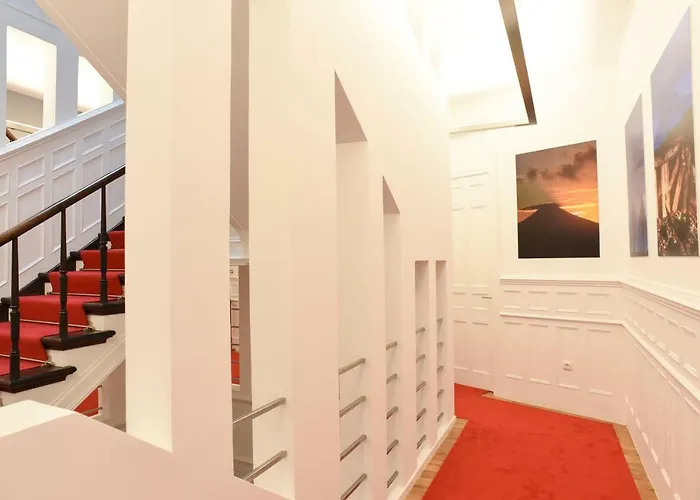 Internacional Azores Boutique Хостел Орта