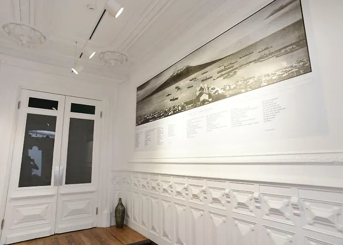 Internacional Azores Boutique Хостел Орта