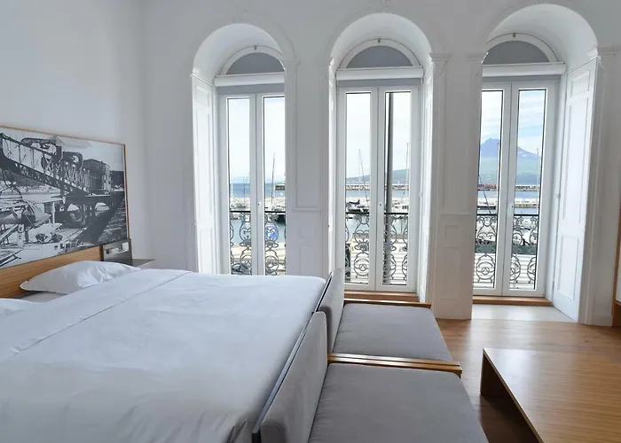 Internacional Azores Boutique *