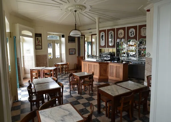 Internacional Azores Boutique Hostel *